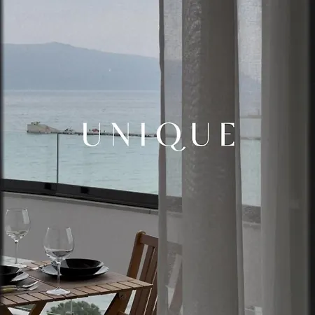 U N I Q U E By Sea View