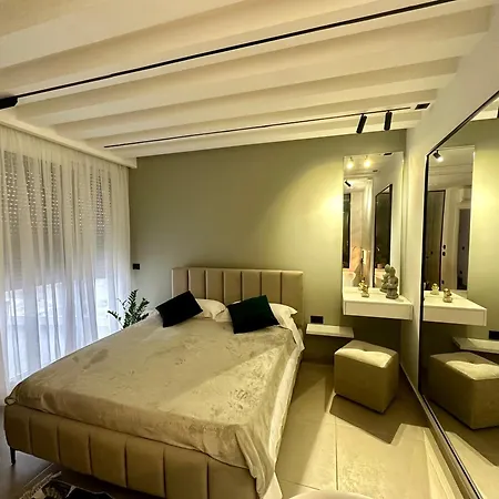 아파트 U N I Q U E By Sea View Vlorë