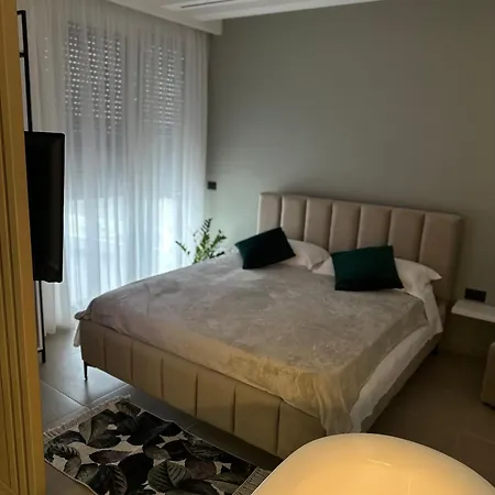 U N I Q U E By Sea View 아파트