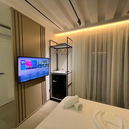 U N I Q U E By Sea View 아파트 *