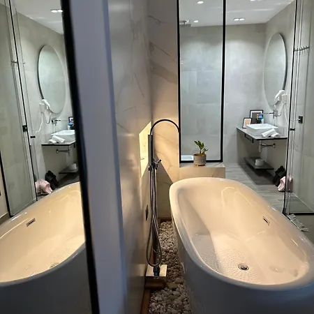 U N I Q U E By Sea View * Vlorë