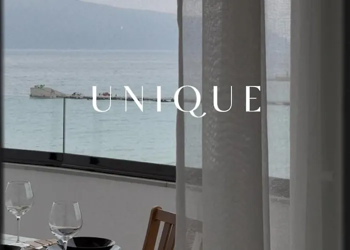 U N I Q U E By Sea View